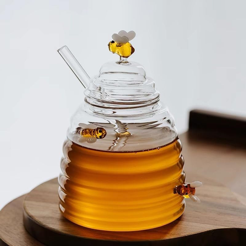 Glass Honey Jar with Dipper and Lid, 17.6oz Heat Resistant Honey Pot, Honey Diapenser Container for Storing Honey and Syrup, Home and Kitchen Organization, Gifts for Her Christmas, Coffee Bar Decor