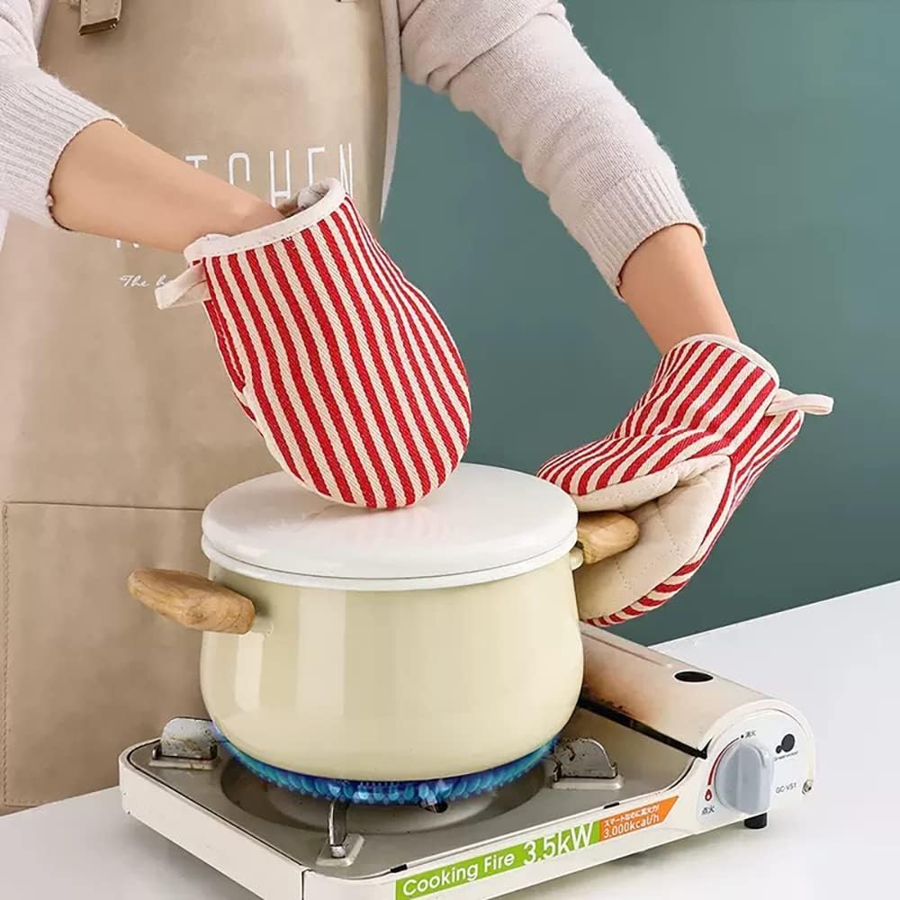 Mini Oven Mitts, Kitchen Oven Gloves Kitchen Mittens 500 Degrees Heat Resistant Baking Gloves with Hanging Loops Hot Gloves for Cooking, Baking (red)