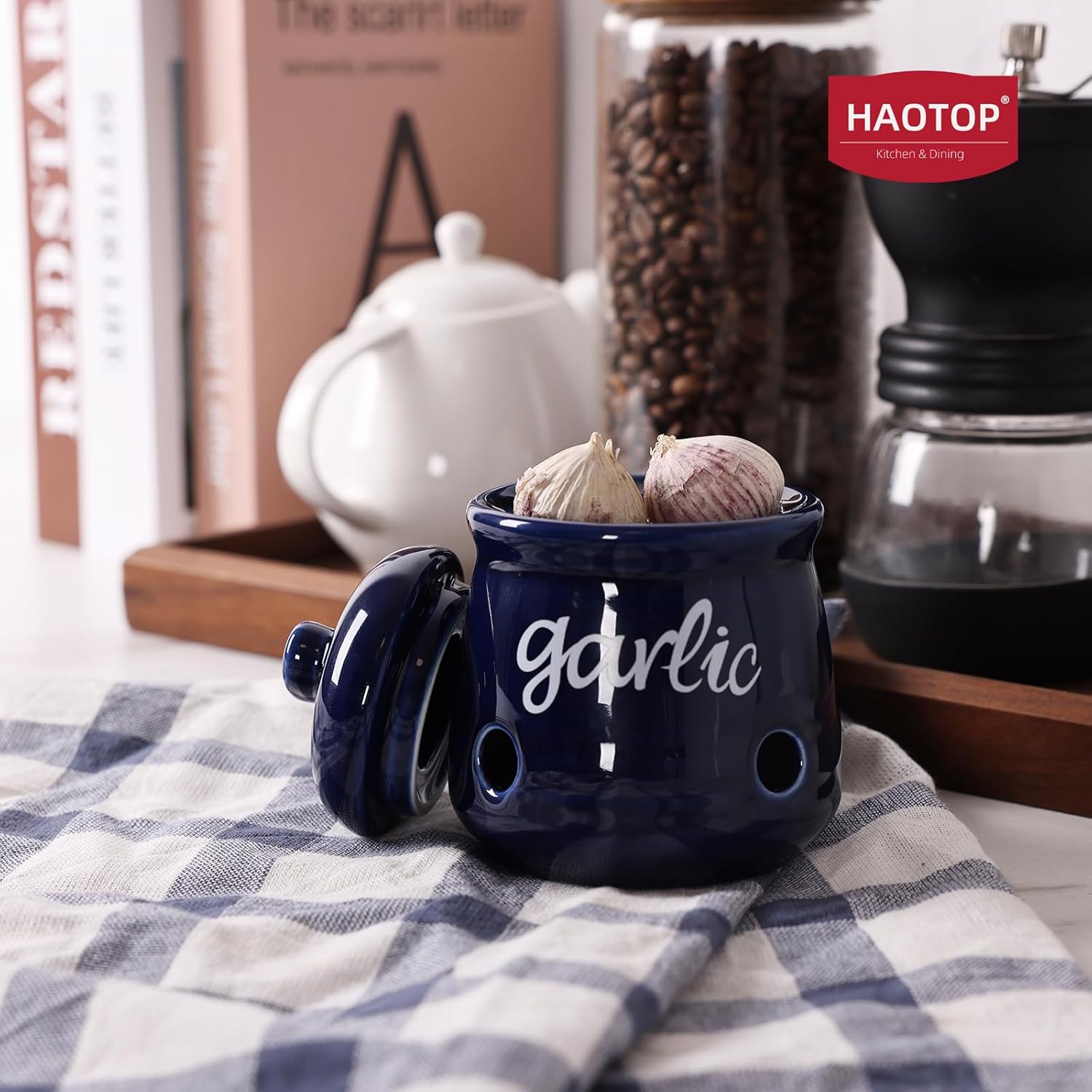 HAOTOP Garlic Keeper with Lid, Ceramic Mini Garlic Saver Container for Countertop, Farmhouse Kitchen Decor (Navy)