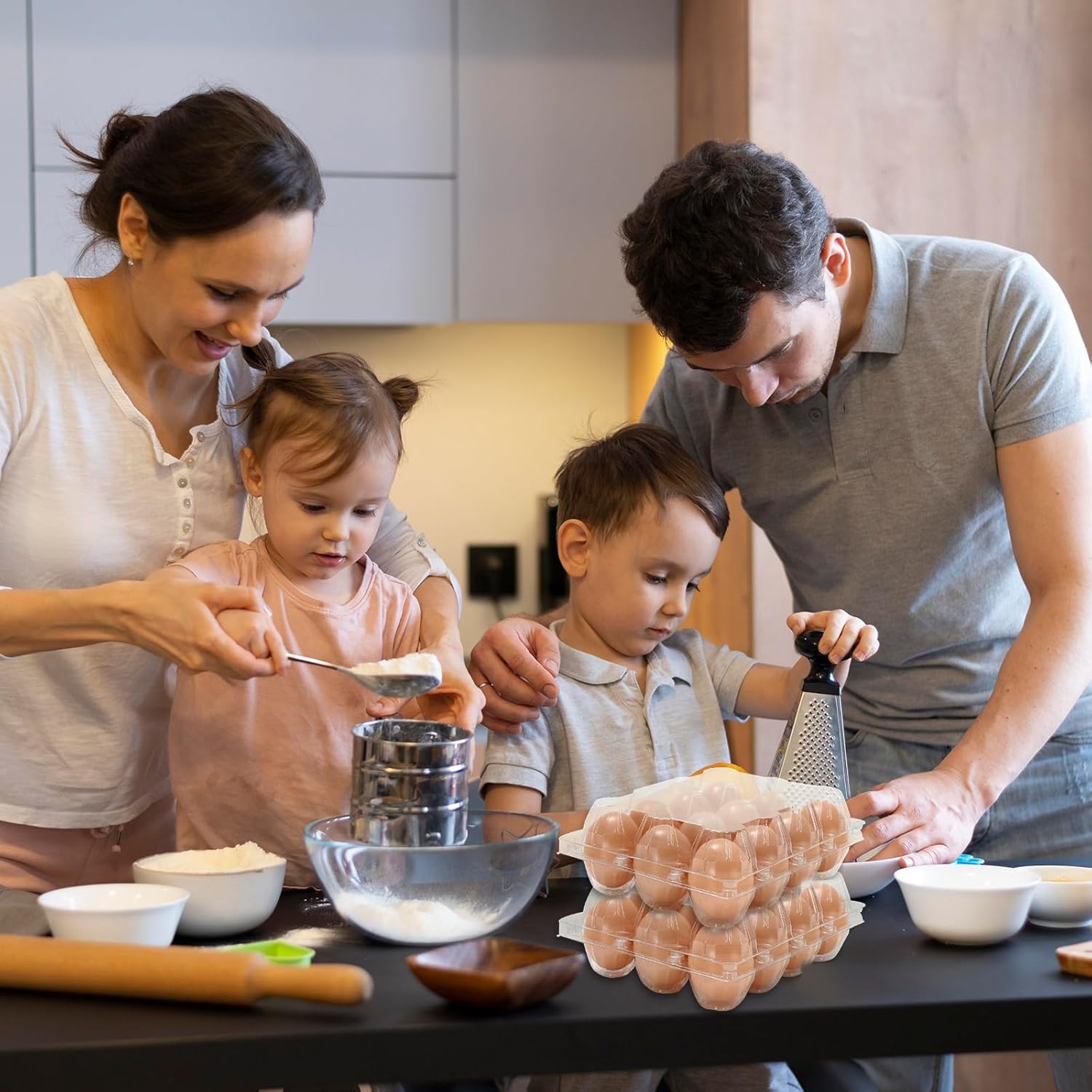 200Pcs Plastic Egg Carton Bulk Empty Clear Egg Tray Holder Container for Farm Business Market Home Kitchen Refrigerator Storage (3 x 4 Grids)