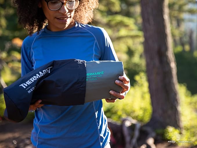 Therm-a-Rest NeoAir Topo Luxe Camping and Backpacking Sleeping Pad, Regular - 20 x 72 Inches, Balsam