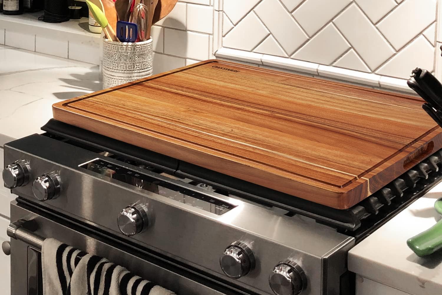 OAKSWARE Cutting Boards, 30 x 22 Inch Extra Large Acacia Wooden Cutting Board for Kitchen, Edge Grain Wood Chopping Board with Juice Groove and Handles, Pre-Oiled Carving Tray for Meat & Cheese