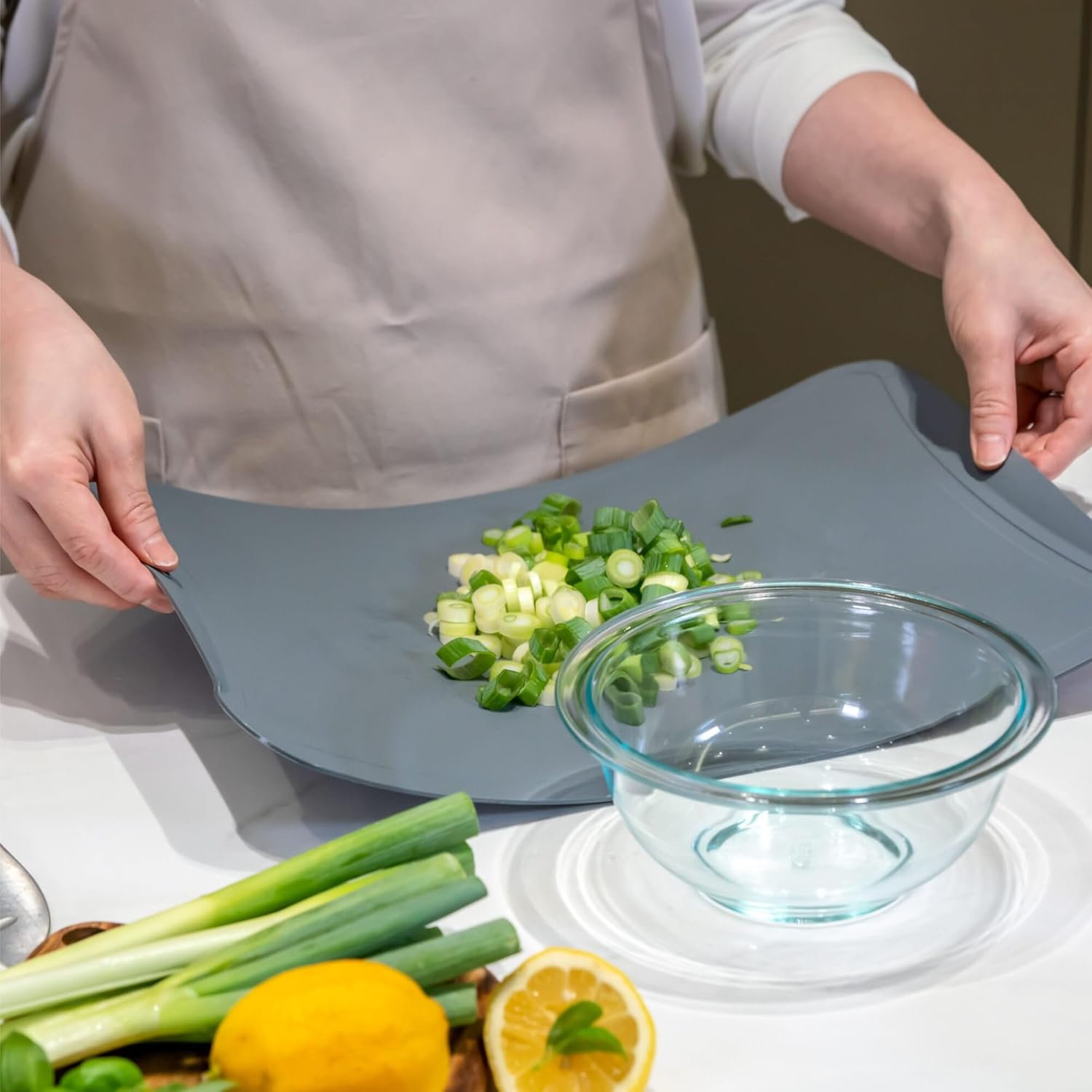 Blue Ginkgo TPU Cutting Mat [Medium] – Korean-Made Flexible, Knife-Friendly, Durable Kitchen Cutting Board (Red)