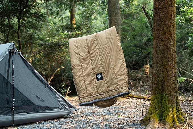 OneTigris Featherlite Ultralight Sleeping Quilt, Weighs 35oz, Warm Hammock Topquilt 40 Degree, with Footbox, Perfect for Outback Camping, Hiking, Backpacking and Hammocks