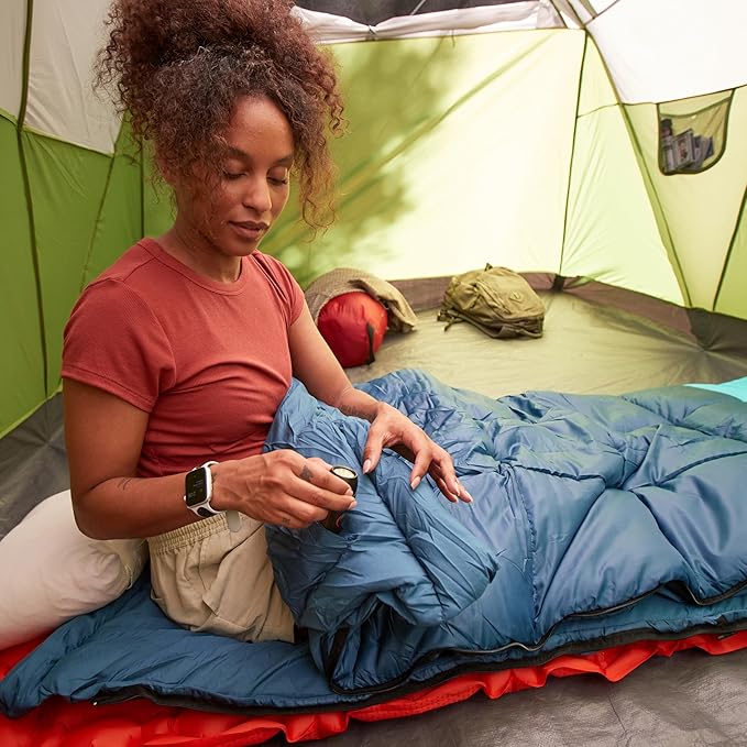 Coleman Kompact Cool-Weather Sleeping Bag, 20°F/30°F/40°F Adult Sleeping Bag with Heat Retention, Stuff Sack, & Snag-Free Zipper