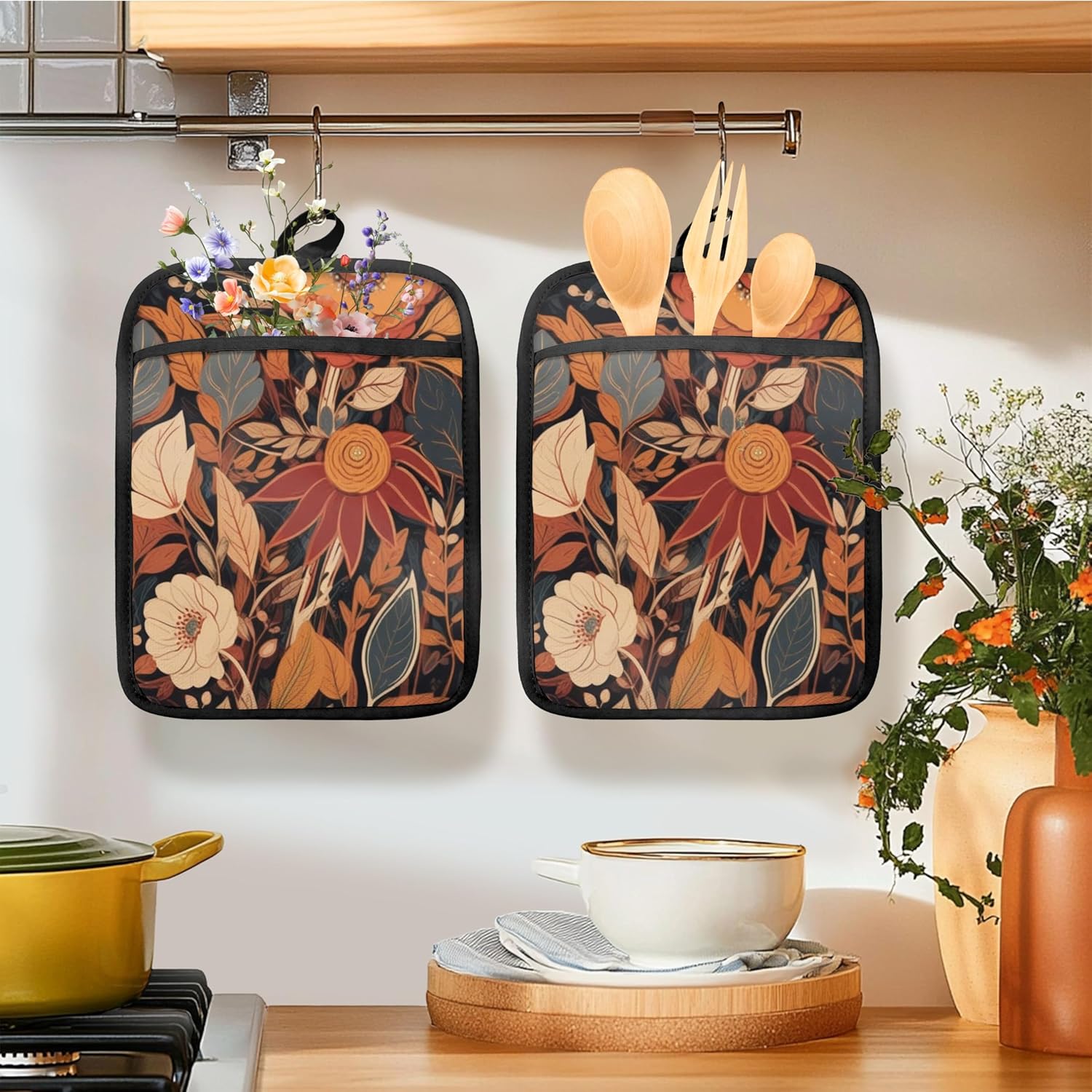 Boho Vintage Floral Pot Holders for Kitchen, Mid Century Modern Boho Flower Botanical Heat Resistant Hot Pads and Oven Mitts for Baking Cooking