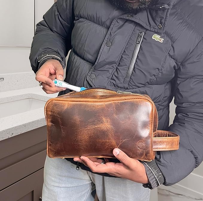 RUSTIC TOWN Leather Toiletry Bag for Men - Travel Shaving Dopp Kit - Bathroom Shower Toiletries Organizer - Leather Cosmetic Bag for Women (Antique Brown)