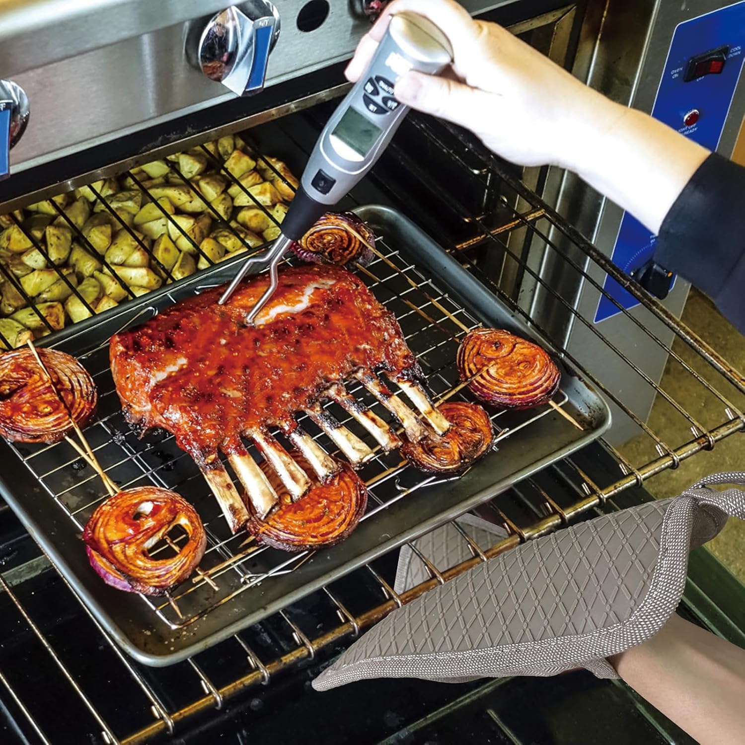 Pot Holders Yarn-Dyed Set of 3 Non Slip Silicone Kitchen Lines Heat Resistant 500℉ Kitchen Gloves BBQ Cooking Baking Cooking Barbecue Microwave Machine Washable (Khaki Pot Holders)