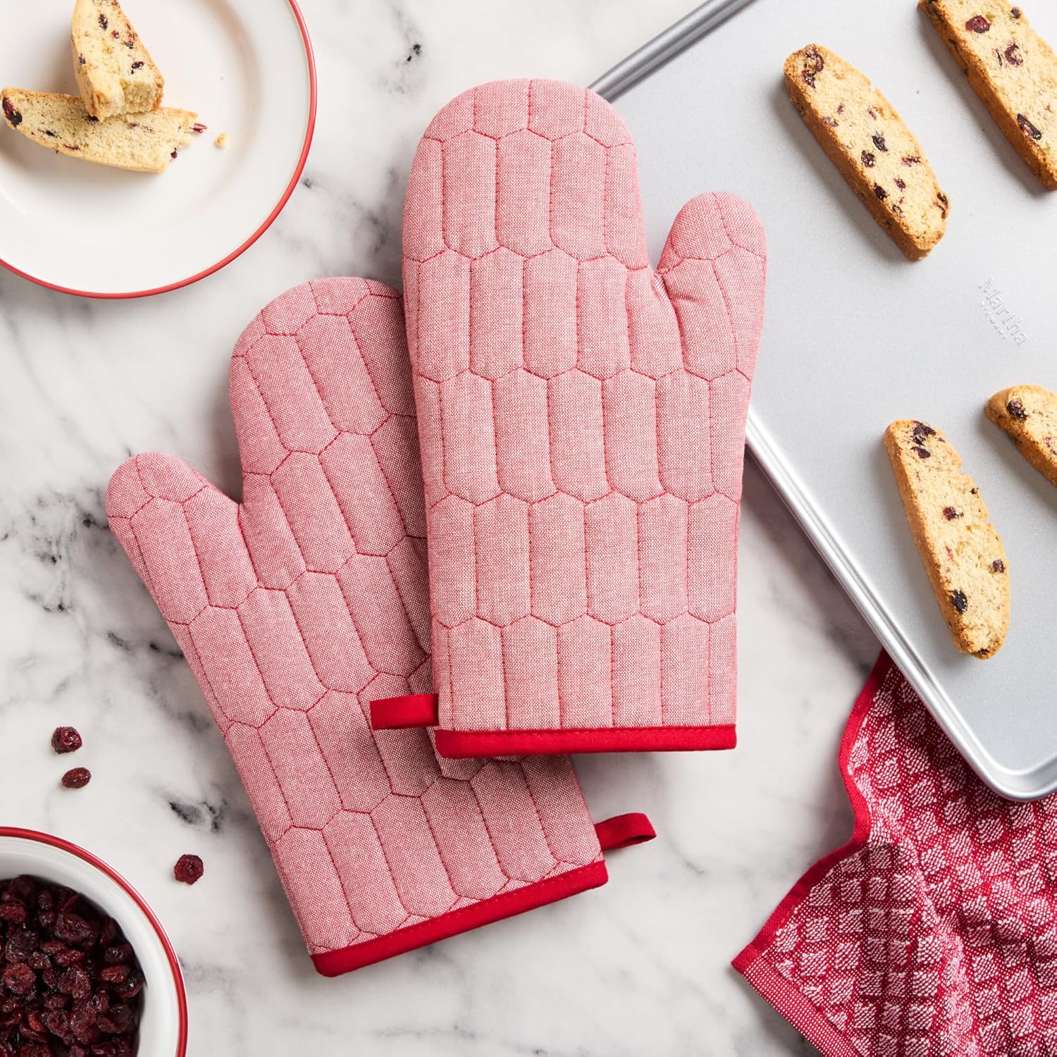 MARTHA STEWART Honeycomb Quilted Chambray Oven Mitt 2-Pack Set, 100% Cotton, Heat Resistant, Flexible Grip, Red, 7"x13"