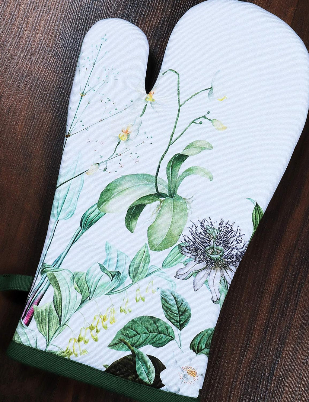 AMOUR INFINI Oven Mitts Set of 1 Quilted Liner with Hanging Loop Non Slip, Heat Resistant, Washable Reusable Oven Mitt (Floral Shrubs 7x13 Inches)