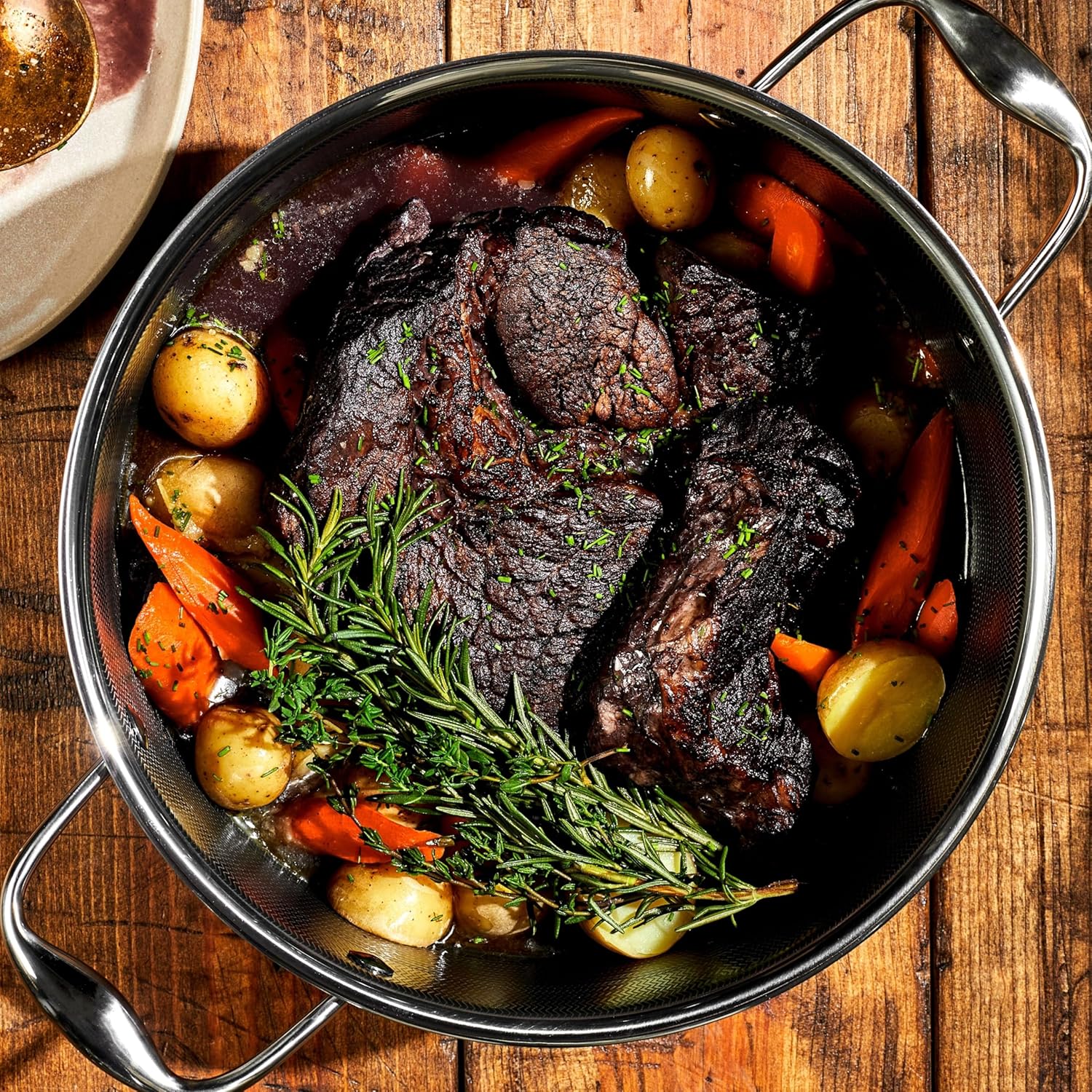 HexClad Hybrid Nonstick 5-Quart Dutch Oven with Stainless Steel Lid, Stay-Cool Handles, Dishwasher-Friendly, Oven-Safe Up to 900°F, Induction Ready, Compatible with All Cooktops